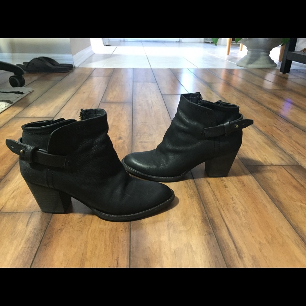 Dolce Vita Booties
